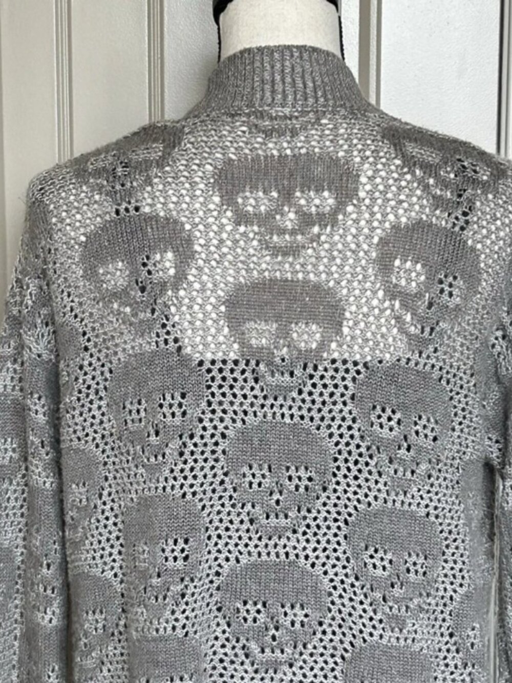 Aeropostale Women Gray Open Front Skull Graphic Cardigan Sweater Loose Knit Sz M - Picture 8 of 12